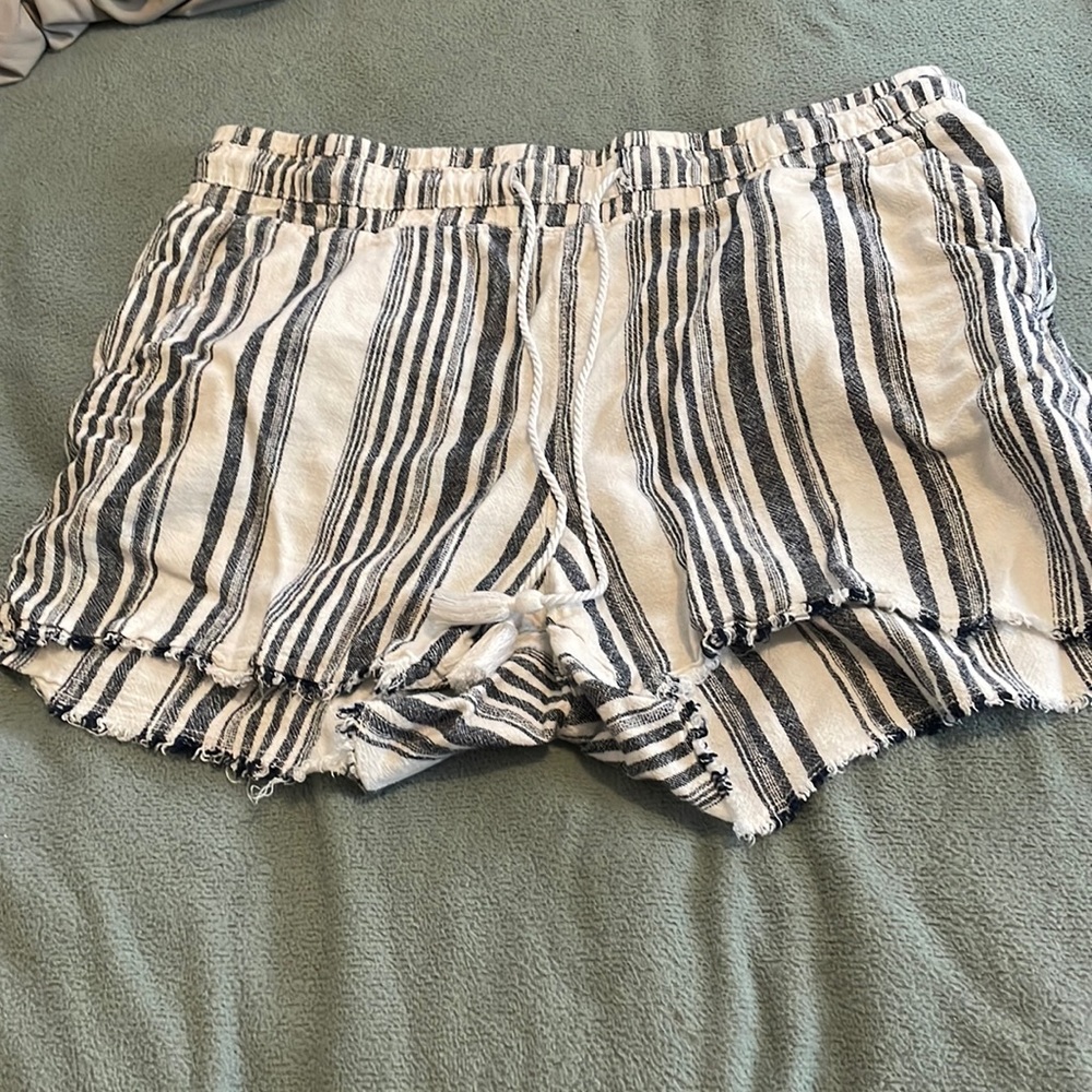 Time and Tru black and white striped shorts sizeM